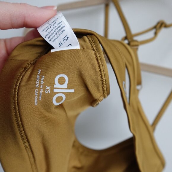Alo Airlift Intrigue Bra, Golden Olive Branch - Picture 4 of 4